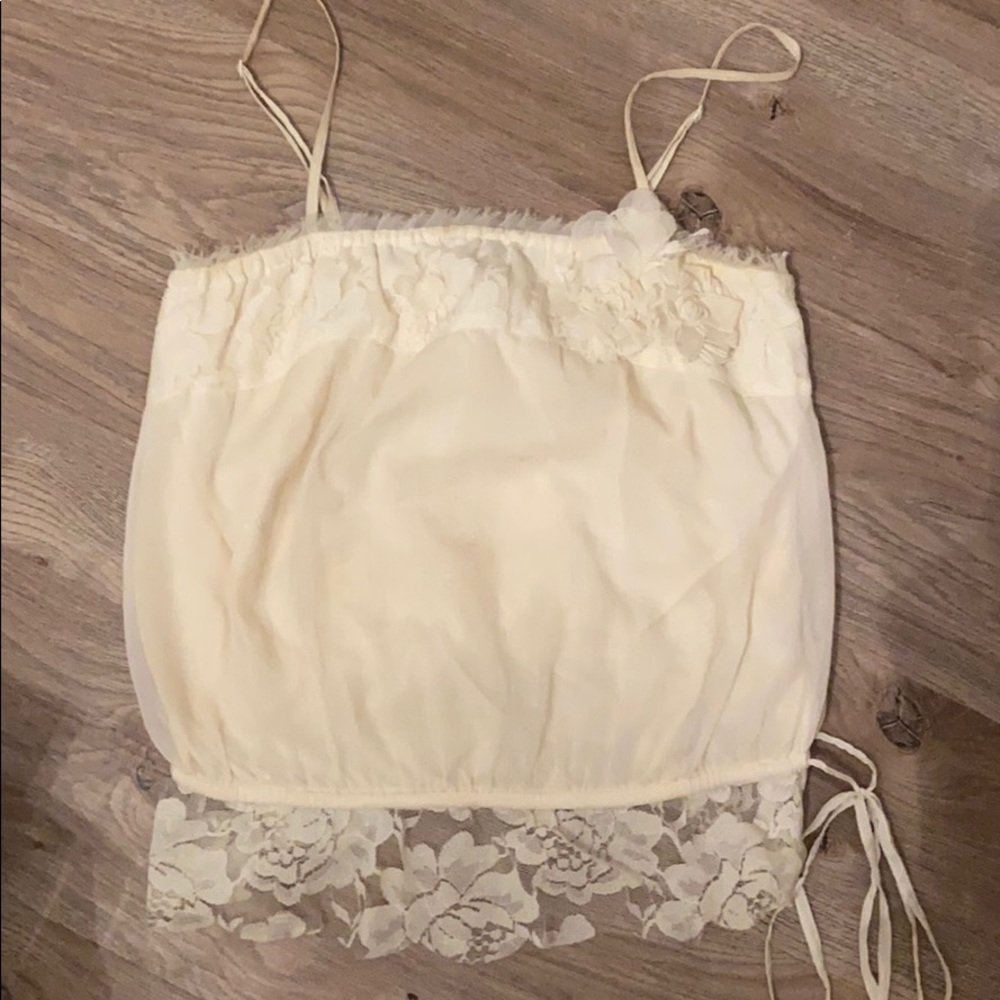 Lace trimmed cute American eagle shirt!